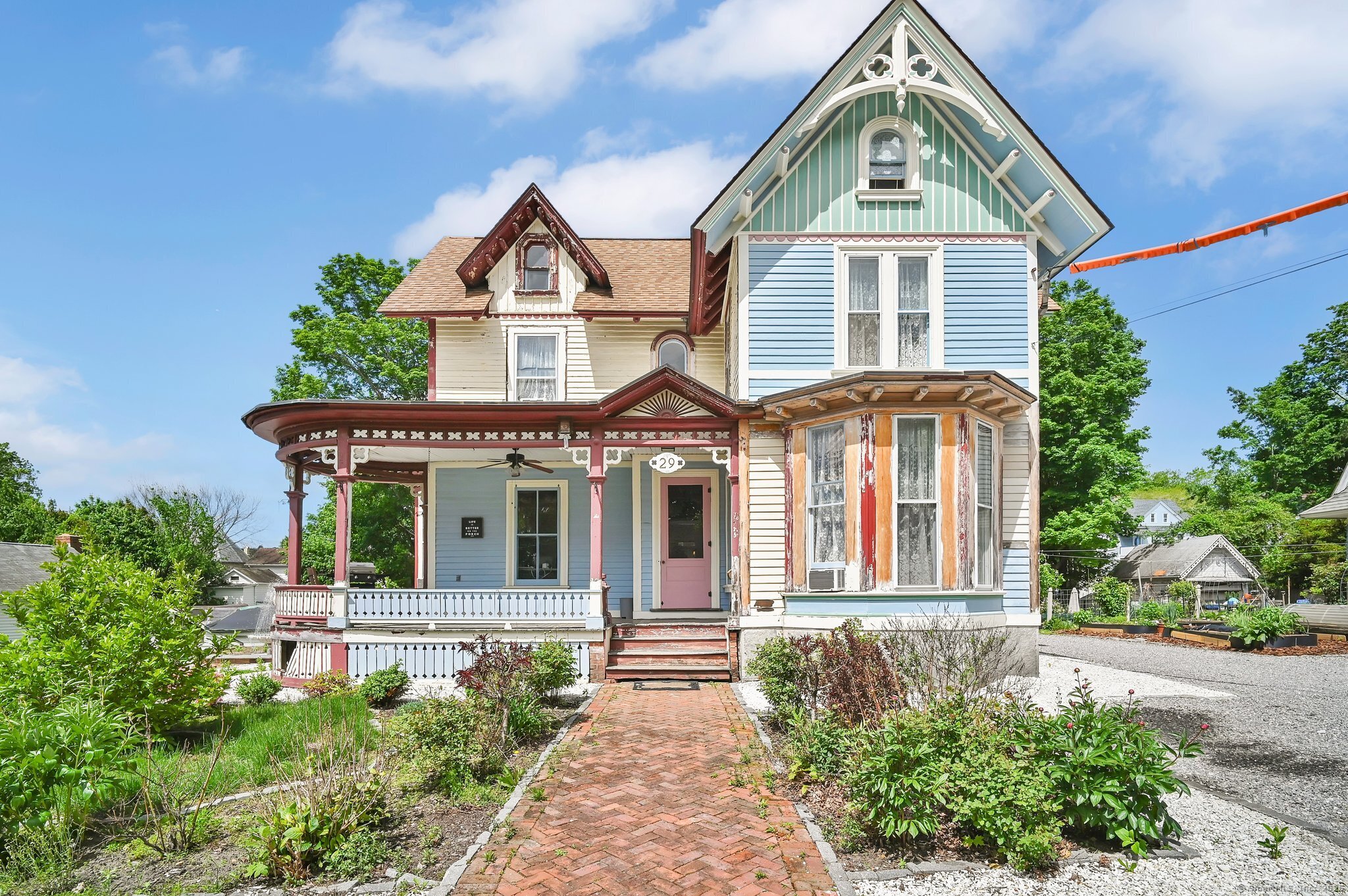 29 Walnut Street, an antique Victorian sold by Rosemary Scanlon